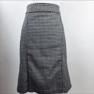 Banana Republic Houndstooth Black And White Skirt